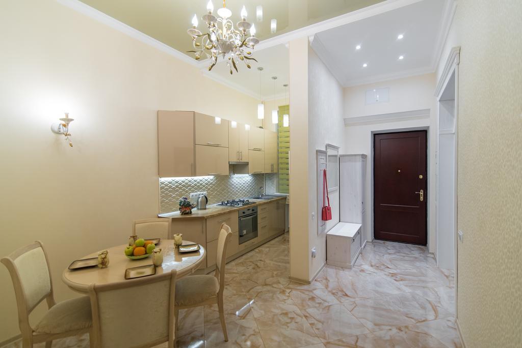 Vip Apartment In The Very Center Of Odessa With Sea View Bagian luar foto