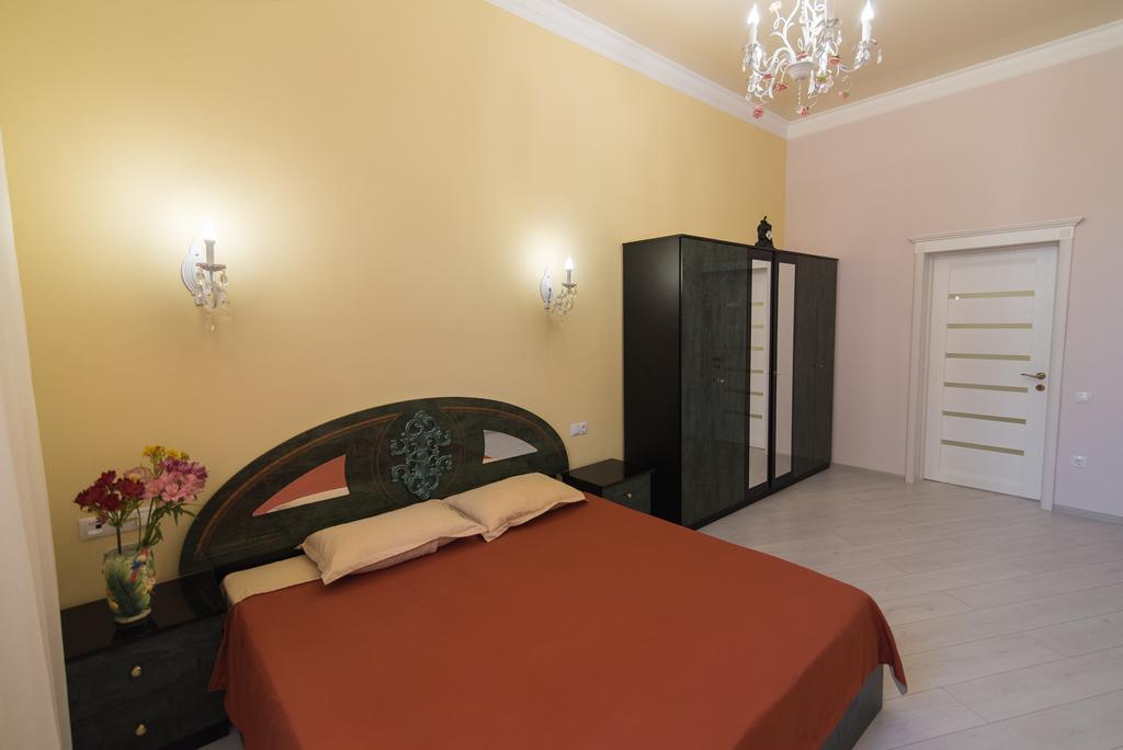 Vip Apartment In The Very Center Of Odessa With Sea View Bagian luar foto